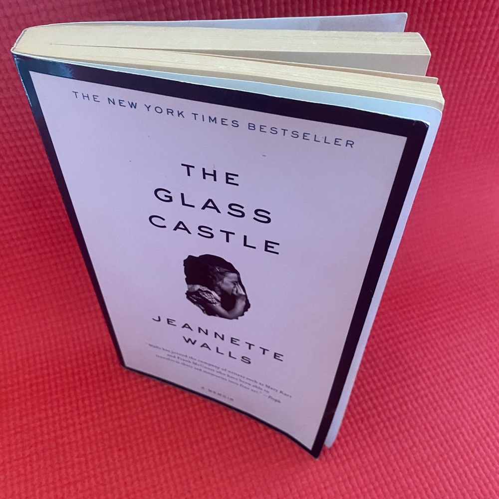 The Glass Castle By: Jeannette Walls (paperback book) - Picture 3 of 5